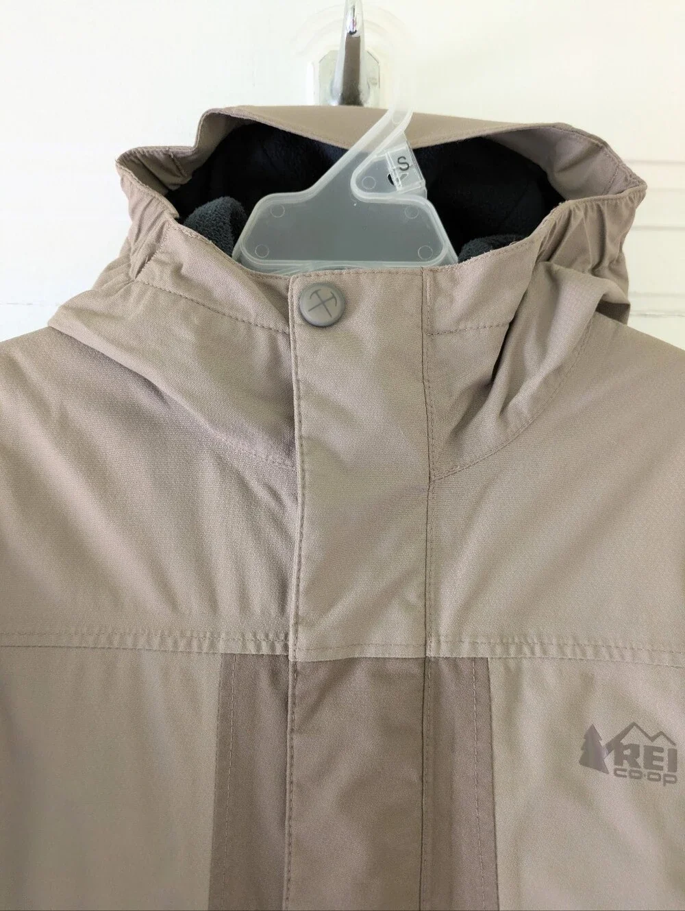 REI waterproof windproof
